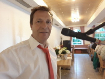 Musik Mit BERND in Freiburg + Umgebung. Zu buchen unter 07 61 / 4 76 14 57 Musik Mit BERND in Freiburg + Umgebung. Zu buchen unter 07 61 / 4 76 14 57